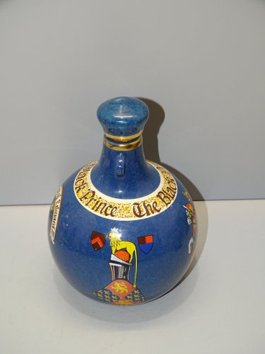 -ANCIENNE BOUTEILLE PORCELAINE THE BLACK PRINCE WHISKY SCOTCH BRITISH  D