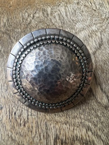 ancienne broche argent Martelé Signé « ERTÉ» Romain De Tirtoff  Art Deco Collect