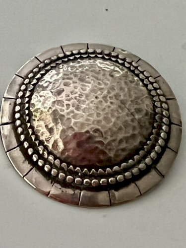 ancienne broche argent Martelé Signé « ERTÉ» Romain De Tirtoff  Art Deco Collect