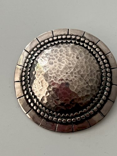 ancienne broche argent Martelé Signé « ERTÉ» Romain De Tirtoff  Art Deco Collect