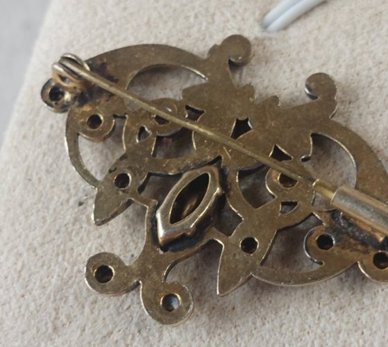 Ancienne broche, art nouveau, en argent / métal argenté