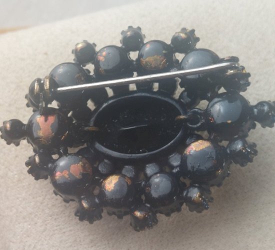 Ancienne broche avec strass noires, vintage