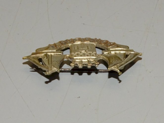 -ANCIENNE BROCHE BORDEAUX METAL ARGENTE COLLECTION BIJOU ANCIEN VITRINE    D