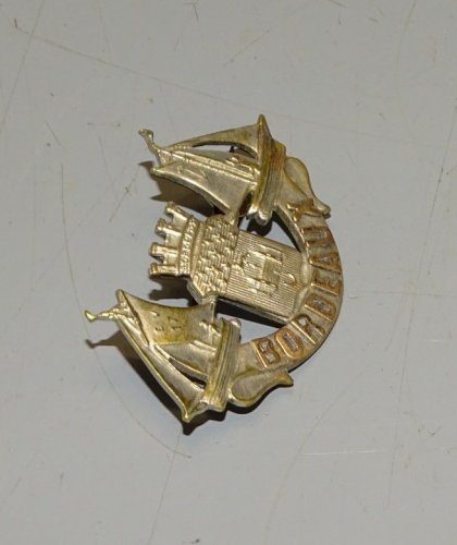 -ANCIENNE BROCHE BORDEAUX METAL ARGENTE COLLECTION BIJOU ANCIEN VITRINE    D