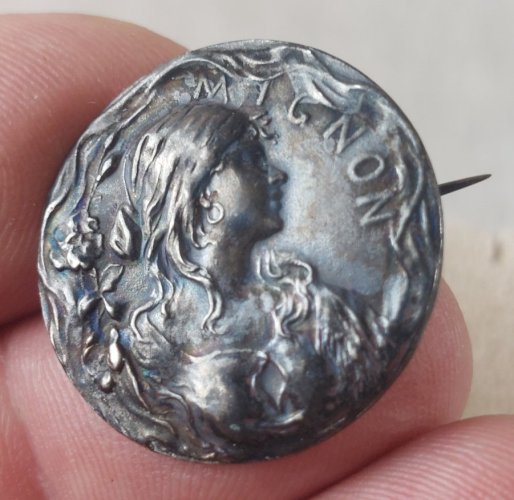 Ancienne broche, décor femme, art nouveau, Mignon, en argent