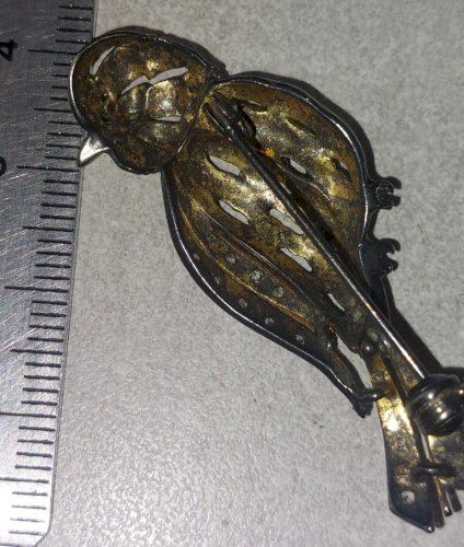 Ancienne broche, décor oiseau, en argent, multicolore ^