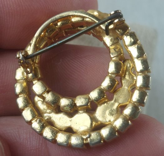 Ancienne broche, décor strass, vintage / art deco ^
