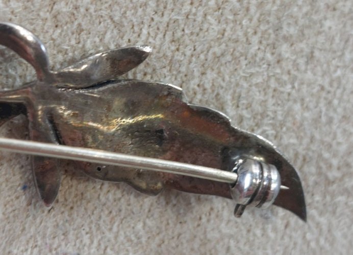 Ancienne broche, en argent, décor marcassites
