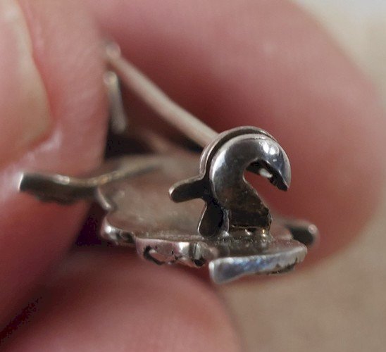 Ancienne broche, en argent, décor marcassites