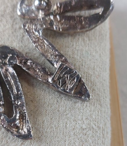 Ancienne broche, en métal argenté, IKSCO, vintage ^