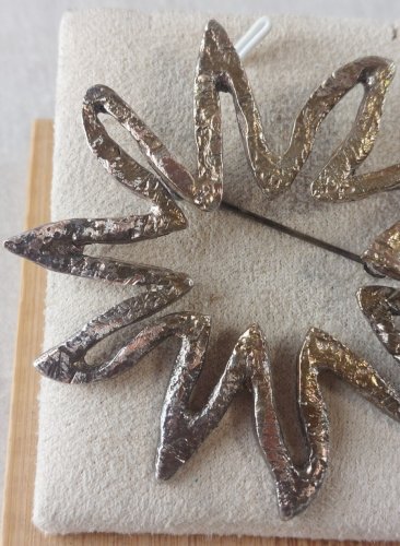 Ancienne broche, en métal argenté, IKSCO, vintage ^