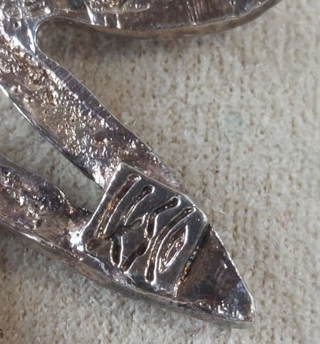 Ancienne broche, en métal argenté, IKSCO, vintage ^
