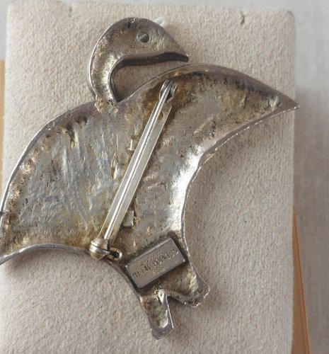 Ancienne broche en métal argenté, oiseau, Metal Pointus Paris ^
