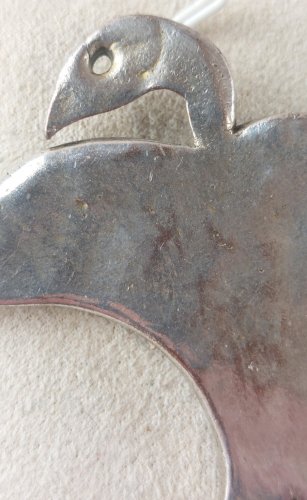 Ancienne broche en métal argenté, oiseau, Metal Pointus Paris ^