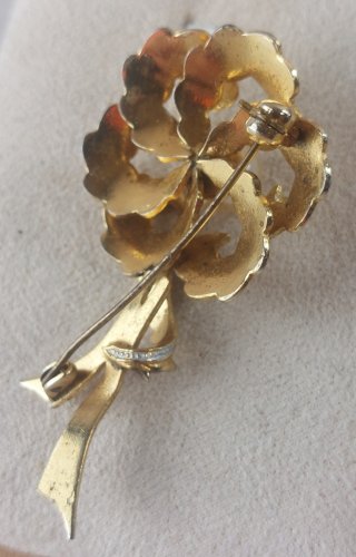 Ancienne broche, en métal doré et perle nacrée, vintage