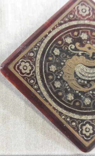 Ancienne broche, Feng Shui dragon, en plastique