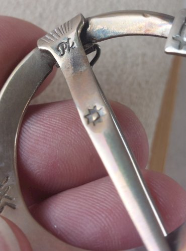 Ancienne broche fibule, en métal argenté