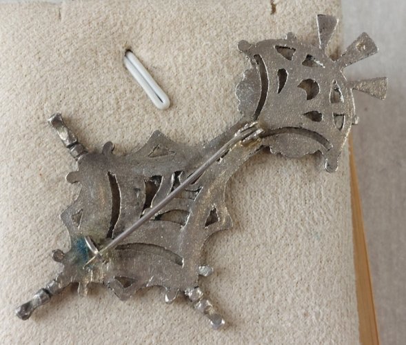 Ancienne broche, forme croix du sud / Agadez, en argent