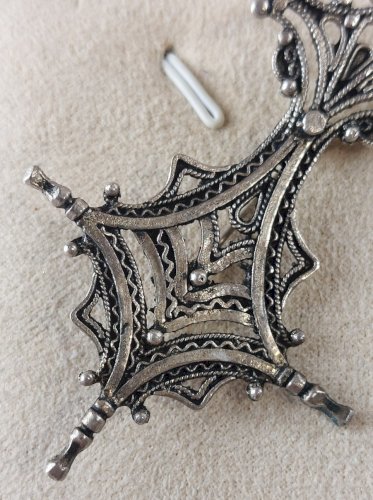 Ancienne broche, forme croix du sud / Agadez, en argent