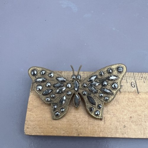 Ancienne broche papillon XIXe siècle clou acier biseauté unisexe collection