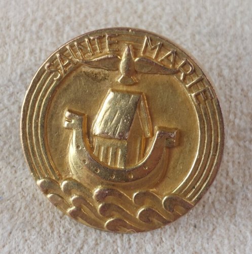 Ancienne broche, Sainte Marie, Victoria Qvae Vincit Mvndvm Fides Nostra