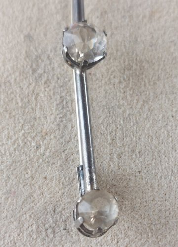Ancienne broche strass, en argent ^