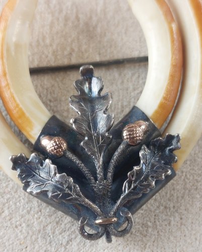 Ancienne broche, trophée de chasse, en argent