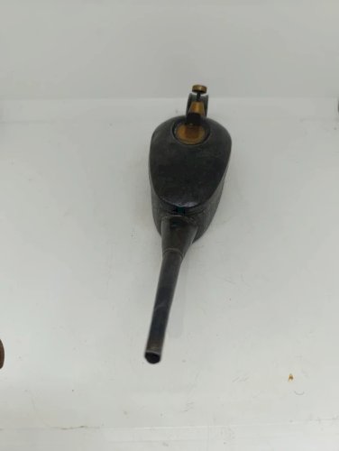 ancienne burette dhuile MG la francaise en bon etat