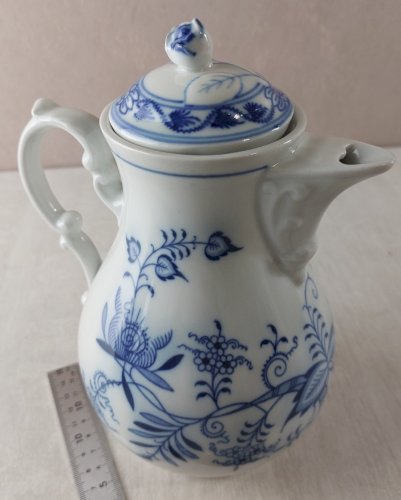 Ancienne cafetière, décor Blue Onion / porcelaine Tchécoslovaquie / Czech