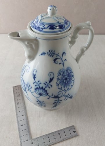 Ancienne cafetière, décor Blue Onion / porcelaine Tchécoslovaquie / Czech