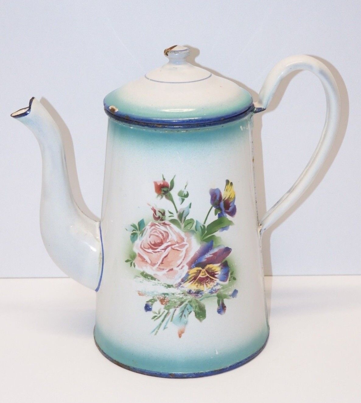 Grande carafe au décor émaillé - Brocante et Déco Chic Grande carafe au décor émaillé - Brocante et Déco Chic