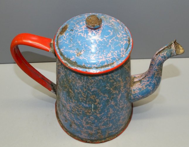 -ANCIENNE CAFETIERE EMAILLEE MARBREE BLEU ET BLANC  COLLECTION DECO    D