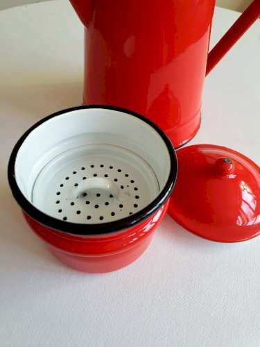 Ancienne cafetière émaillée