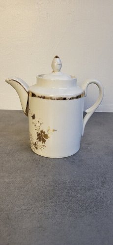 ANCIENNE CAFETIERE EN PORCELAINE ALLEMANDE