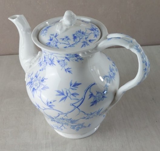 Ancienne cafetière / théière, en porcelaine de Sarreguemines, épines bleues