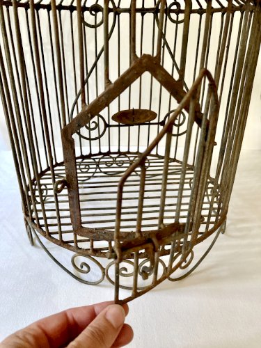 Ancienne cage à oiseau décorative en fer forgé