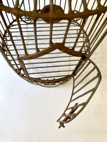 Ancienne cage à oiseau décorative en fer forgé