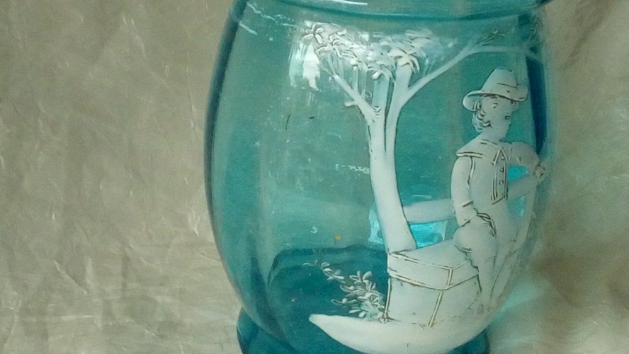ANCIENNE CARAFE EN VERRE EMAILLEE MARY GREGORY FIN 19 éme**