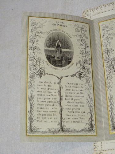 -ANCIENNE CARTE BORDS DENTELLE PAPIER A SYSTEME SAINTE AMITIE RELIGION