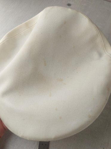 Ancienne casquette / képi dofficier de la Royal Navy ^