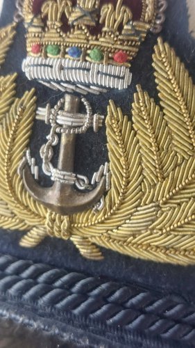Ancienne casquette / képi dofficier de la Royal Navy ^
