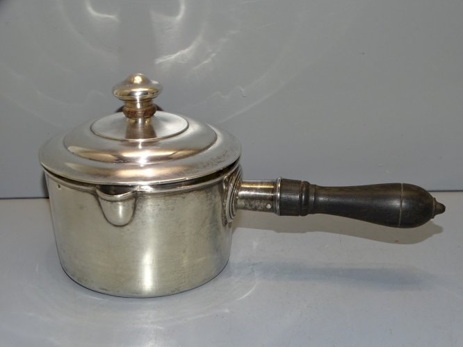 -ANCIENNE CASSEROLE A SAUCE ARGENT Poinçon Charançon avec son COUVERCLE   D