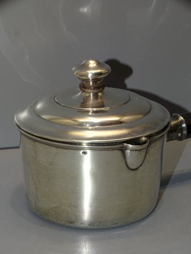 -ANCIENNE CASSEROLE A SAUCE ARGENT Poinçon Charançon avec son COUVERCLE   D