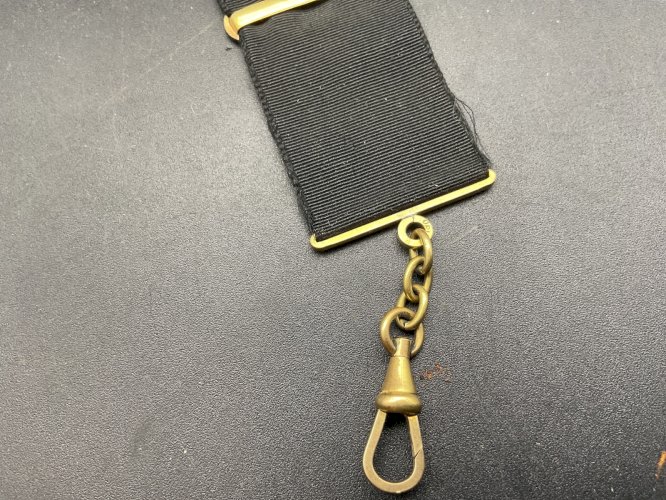 ancienne chaîne de montre à gousset châtelaine . Plaqué or .