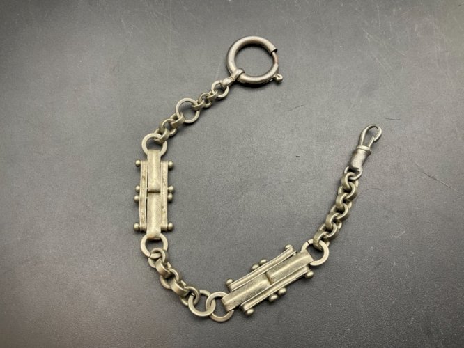 ancienne chaîne de montre à gousset châtelaine .