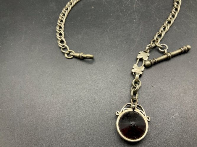 ancienne chaîne de montre à gousset châtelaine.breloque.