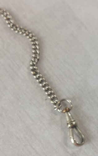 Ancienne chaîne de montre gousset, décor coeur, en métal argenté