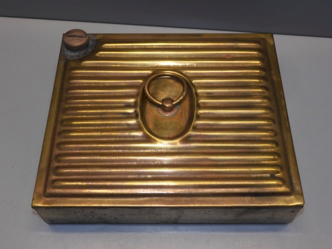 -ANCIENNE CHAUFFERETTE BOUILLOTTE LA MODERNE DESSUS LAITON et CORPS METAL    D