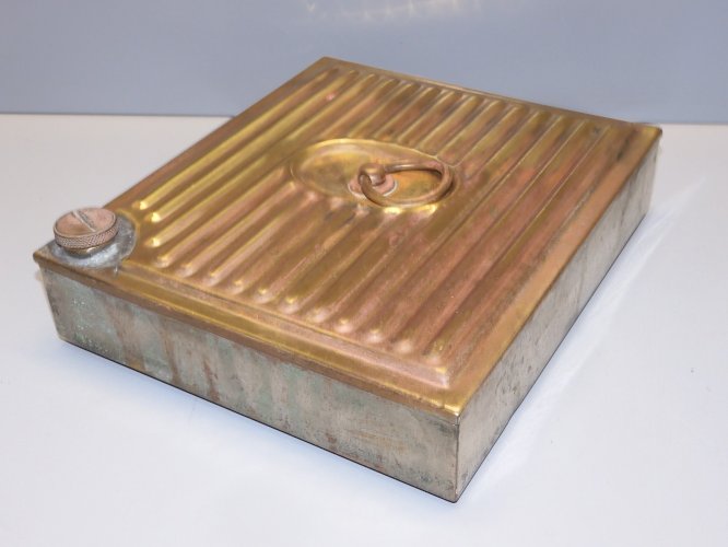-ANCIENNE CHAUFFERETTE BOUILLOTTE LA MODERNE DESSUS LAITON et CORPS METAL    D