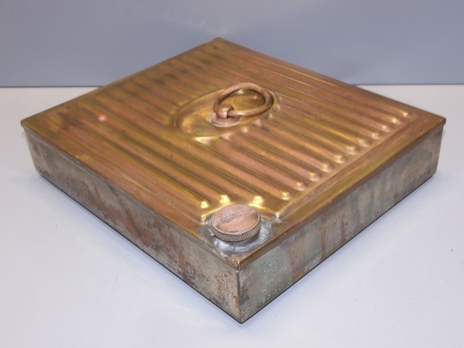 -ANCIENNE CHAUFFERETTE BOUILLOTTE LA MODERNE DESSUS LAITON et CORPS METAL    D